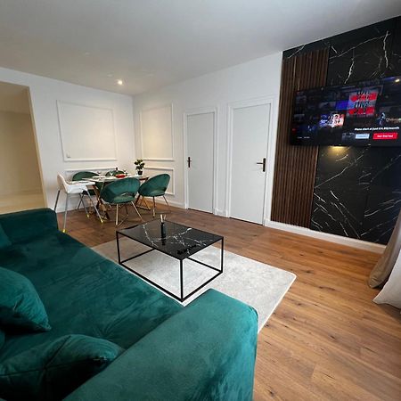105 Quadratmeter Apartment, Parkplatz, Kinderfreundlich, 6 Personen, Wifi, Vollausgestattete Kueche, Crimmitschau Exterior foto