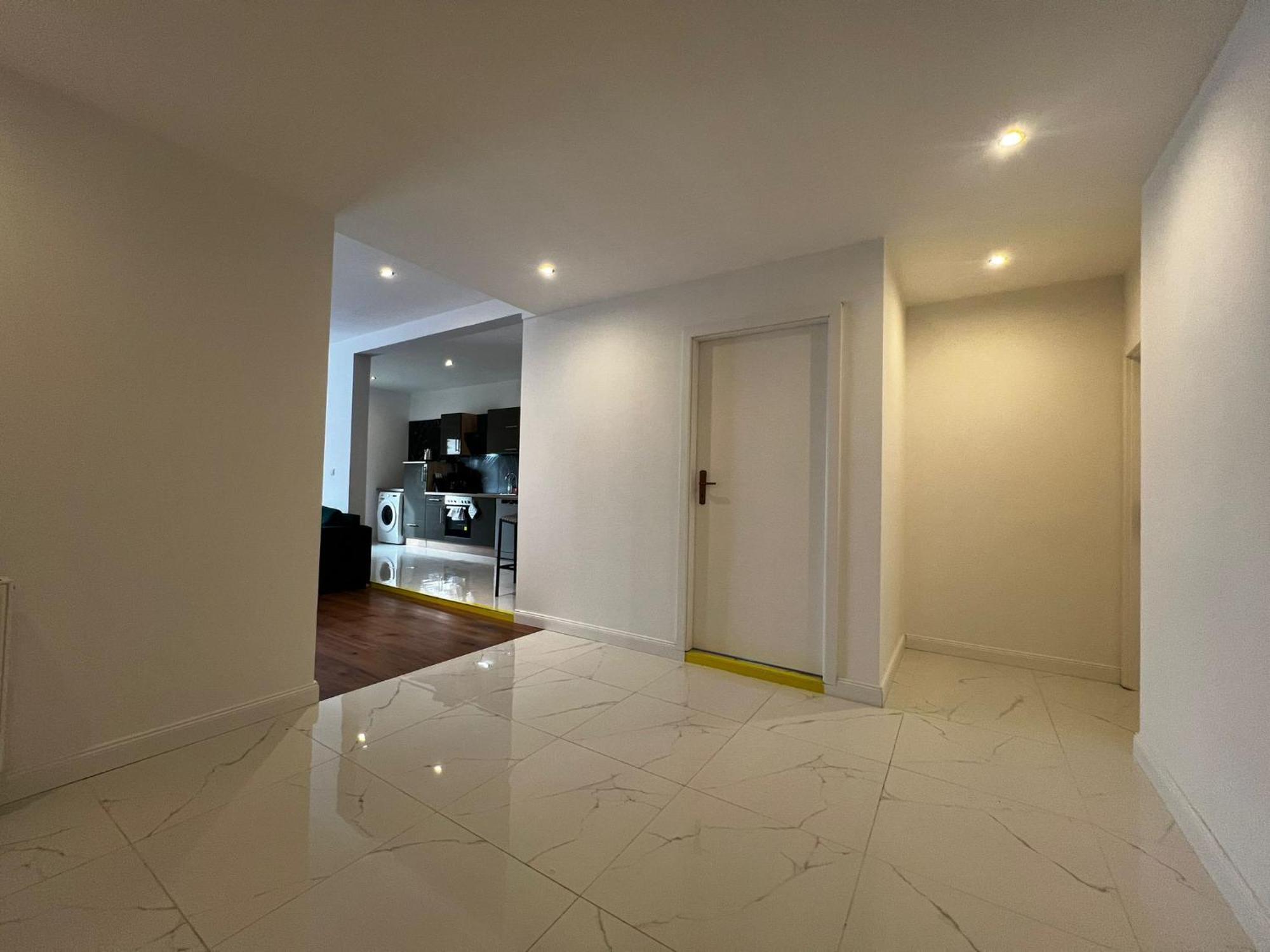 105 Quadratmeter Apartment, Parkplatz, Kinderfreundlich, 6 Personen, Wifi, Vollausgestattete Kueche, Crimmitschau Exterior foto