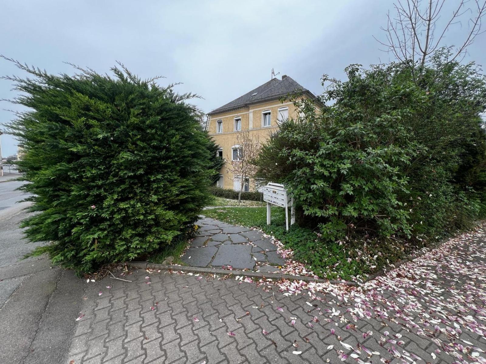 105 Quadratmeter Apartment, Parkplatz, Kinderfreundlich, 6 Personen, Wifi, Vollausgestattete Kueche, Crimmitschau Exterior foto