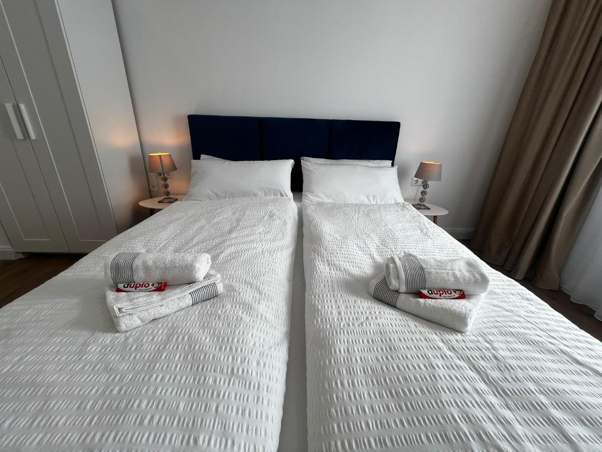 105 Quadratmeter Apartment, Parkplatz, Kinderfreundlich, 6 Personen, Wifi, Vollausgestattete Kueche, Crimmitschau Exterior foto