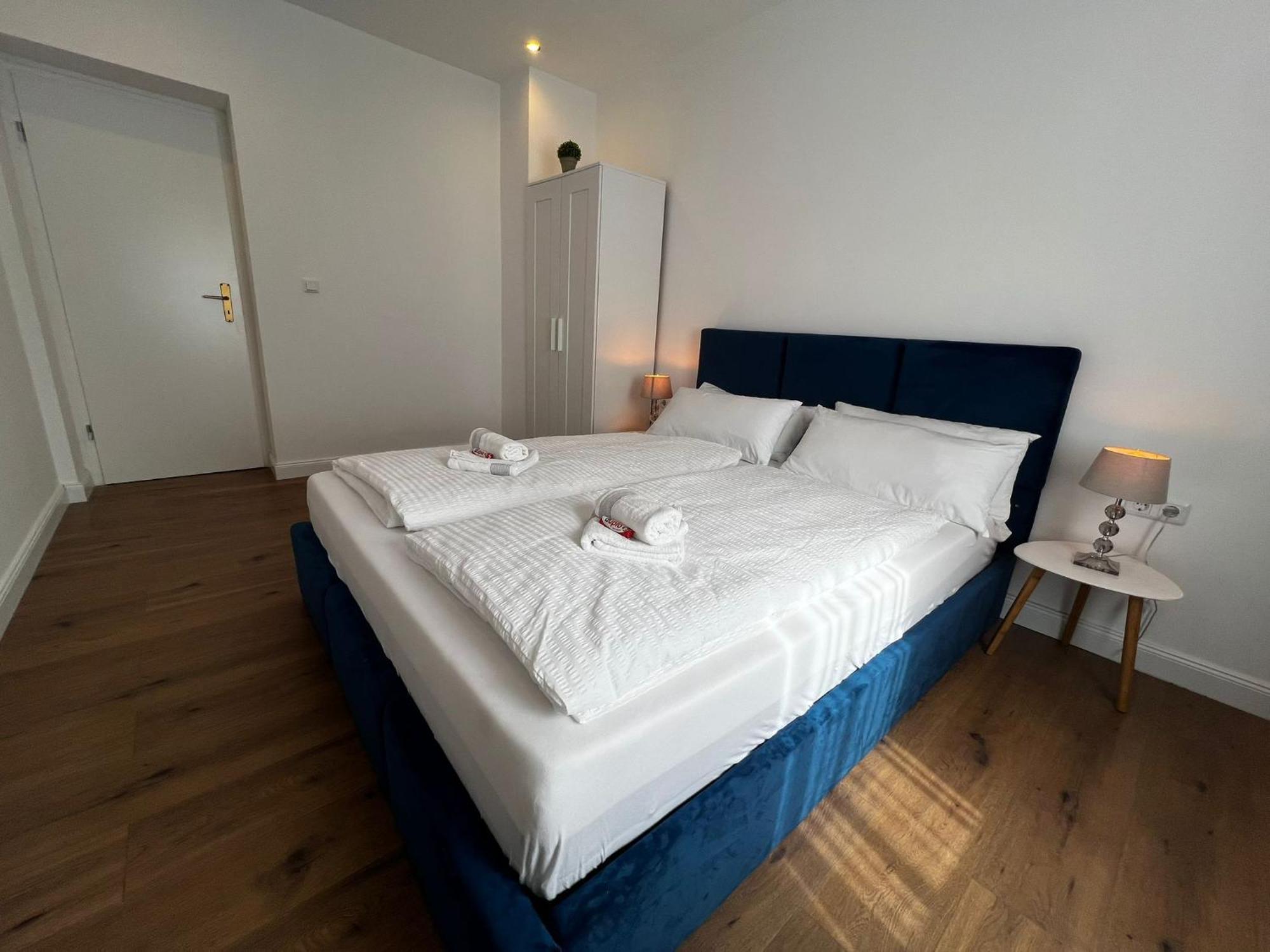 105 Quadratmeter Apartment, Parkplatz, Kinderfreundlich, 6 Personen, Wifi, Vollausgestattete Kueche, Crimmitschau Exterior foto