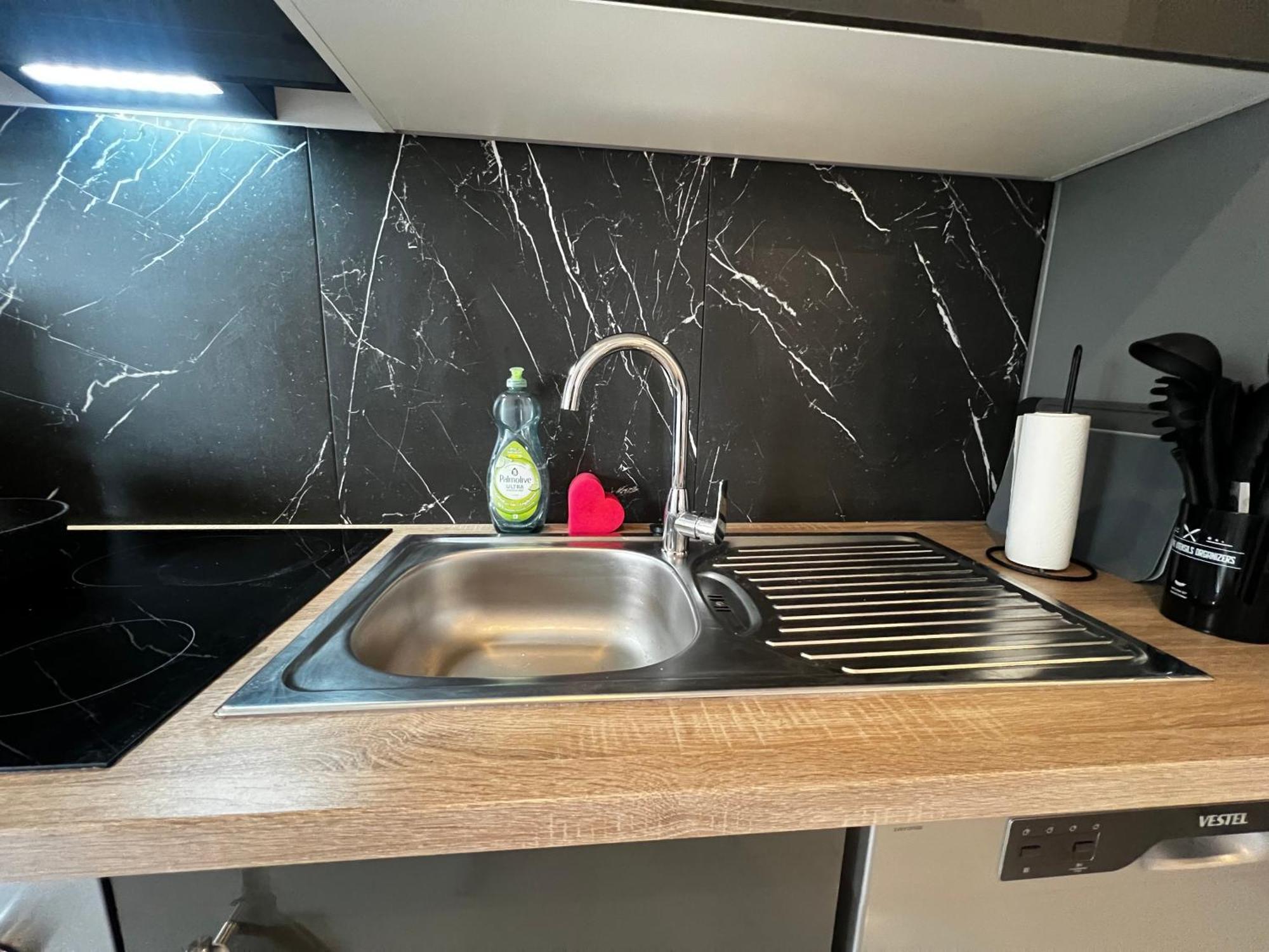 105 Quadratmeter Apartment, Parkplatz, Kinderfreundlich, 6 Personen, Wifi, Vollausgestattete Kueche, Crimmitschau Exterior foto